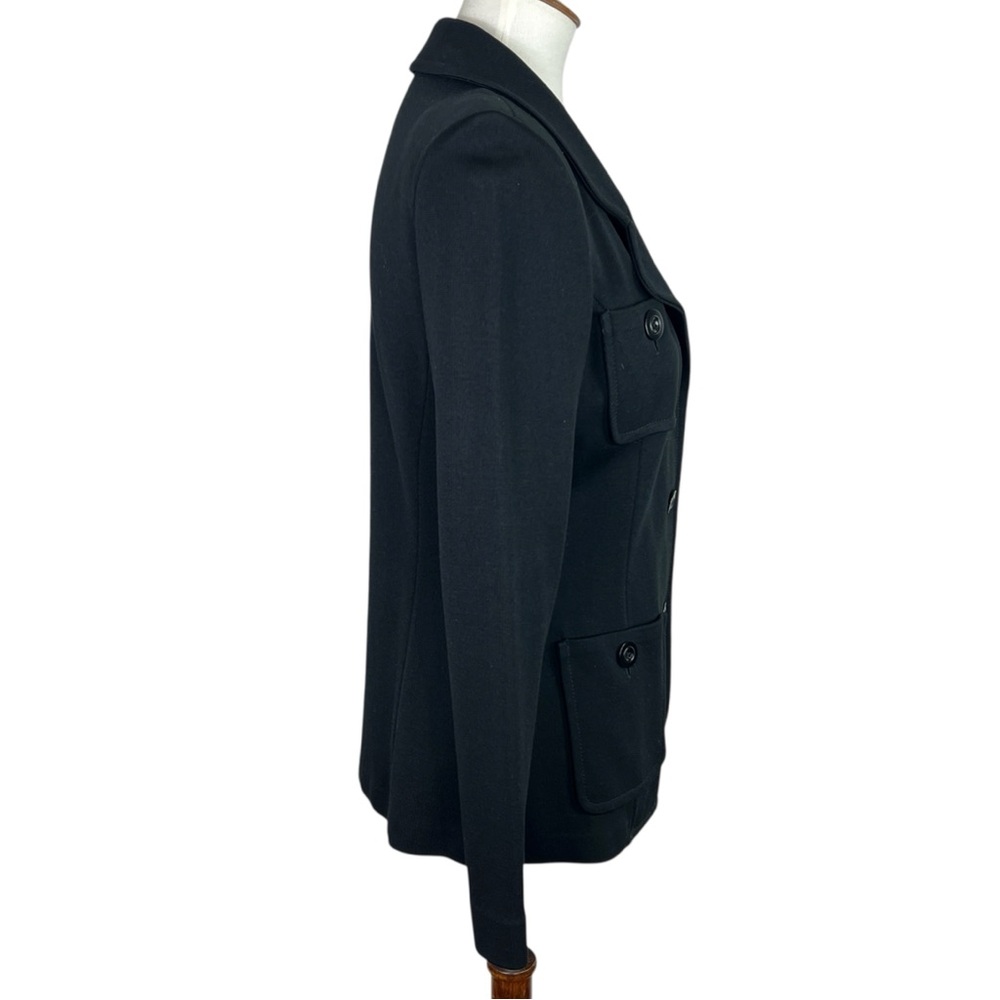 Chic Black Blazer with Floral Accent - Picture 3 of 9
